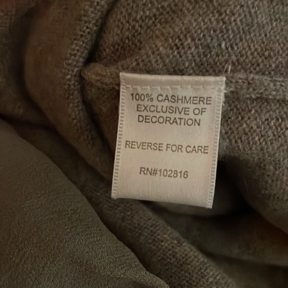 Garnet Hill Women's 100% Cashmere Tan Jumper Sweater - Picture 6 of 6